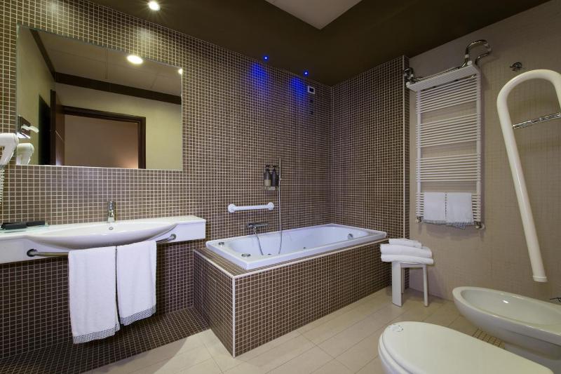 Junior Suite image 2