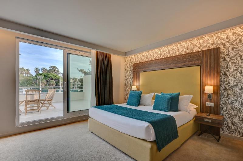Deluxe Double Room with Balcony or Terrace image 4