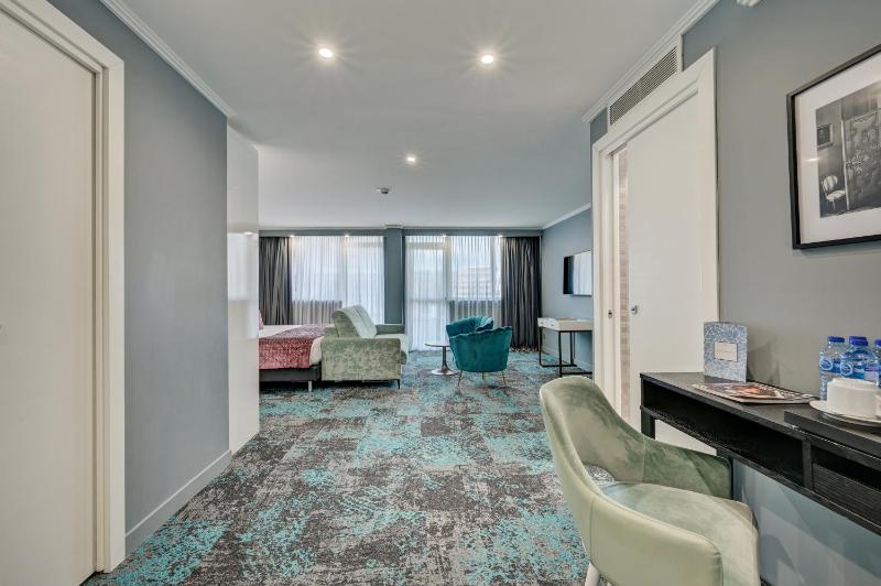 Family Suite with Balcony image 1