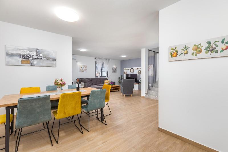 Villa Tena with Private Swimming Pool - image 27