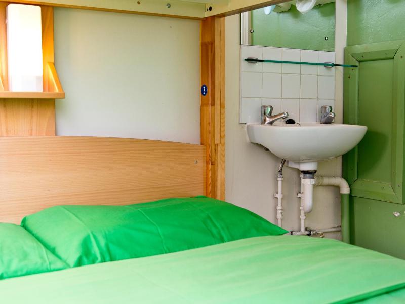 Triple Room with Shared Bathroom image 3