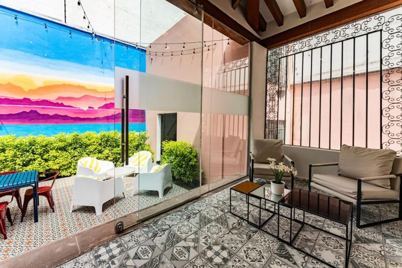 Artistic Haven in Roma Norte with Outdoor Dining - image 42