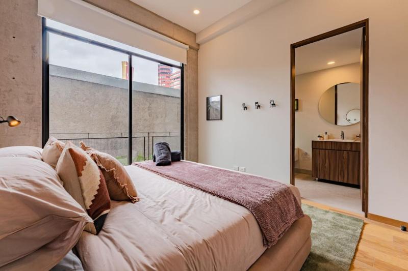 Stylish Haven w/ Balcony Steps to Jazz Bar & Cafes - image 20