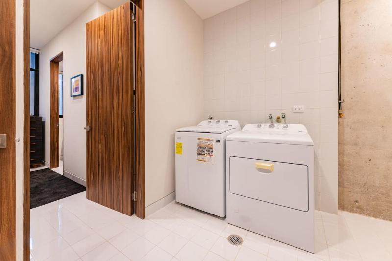 Spacious Roma Norte Loft with Art & City Views - image 25