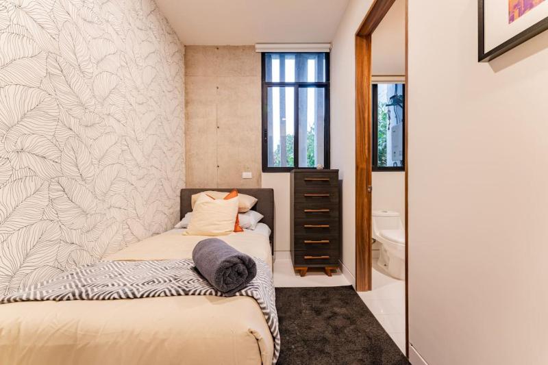 Spacious Roma Norte Loft with Art & City Views - image 17