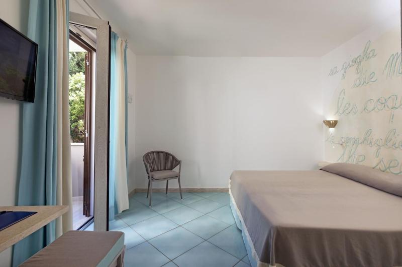 Superior Family Room image 2