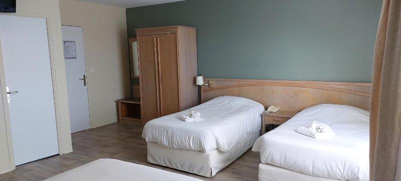 Comfort Plus Quadruple Room image 3