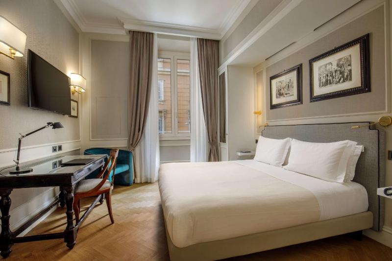 Family Room with One King Bed and One Queen Bed - Non-Smoking image 4