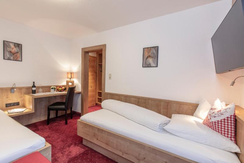 Double Room (1 - 2 Adults) image 4