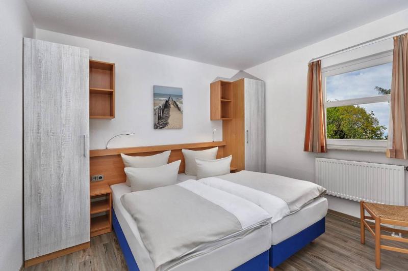 One-Bedroom Apartment with Sauna image 3