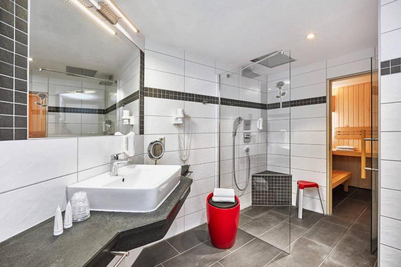 Superior One-Bedroom Apartment with Sauna image 3