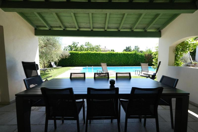 vacation rental with pool and poolhouse close to arles in moulès- sleeps 8 - image 18