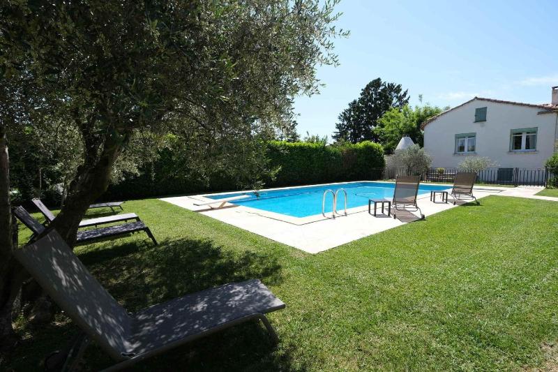 vacation rental with pool and poolhouse close to arles in moulès- sleeps 8 - image 49