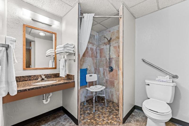 Queen Room with Two Queen Beds Disability Access, Non-Smoking image 2