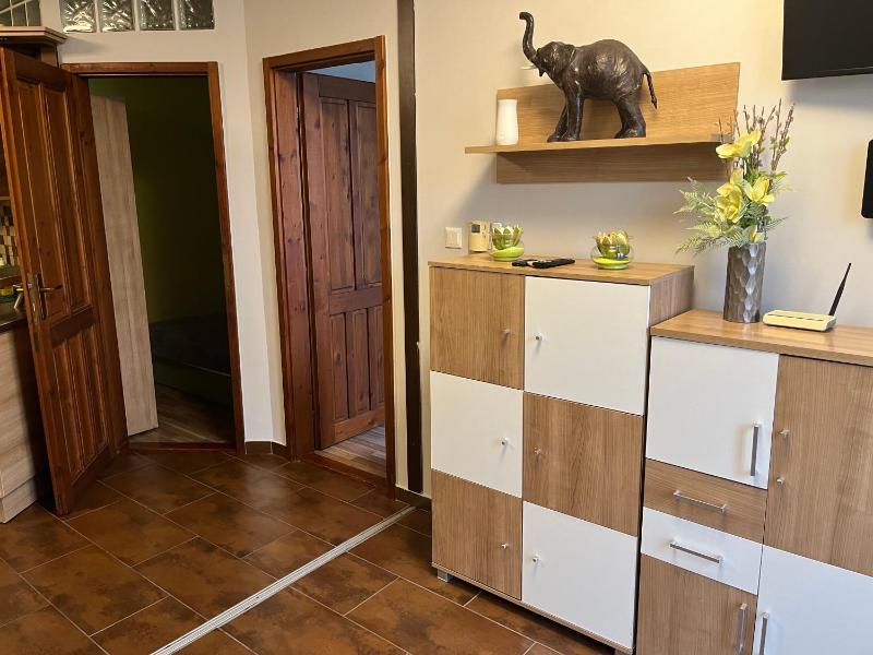 Brookforest Family Apartman - image 17
