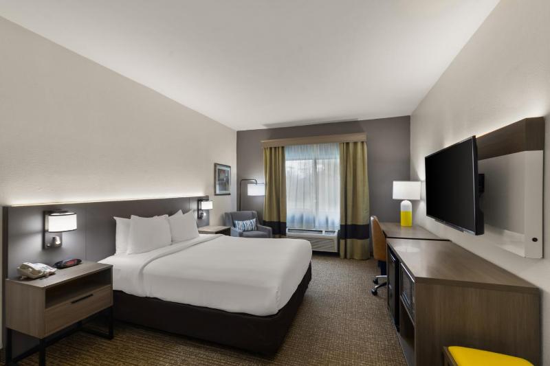 Queen Room - Accessible/Nonsmoking image 2