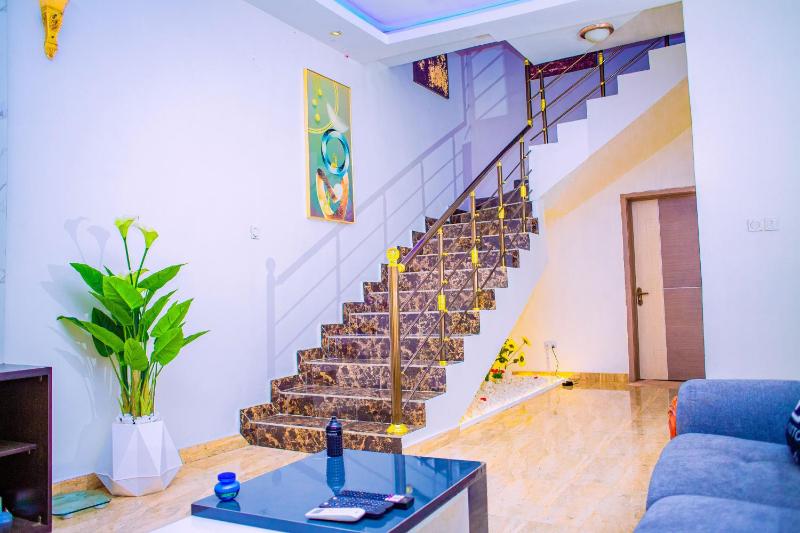 Dej's Luxury Apartment House 1 - image 5