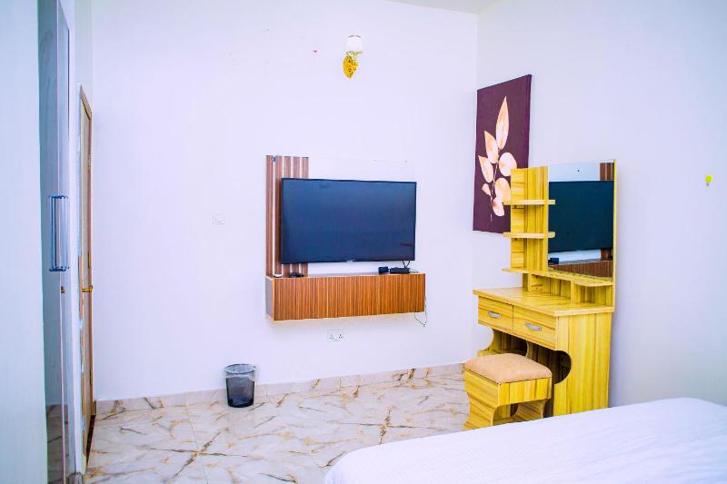 Dej's Luxury Apartment House 1 - image 2