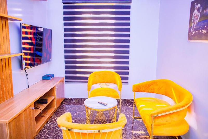 Dej's Luxury Apartment House - image 14