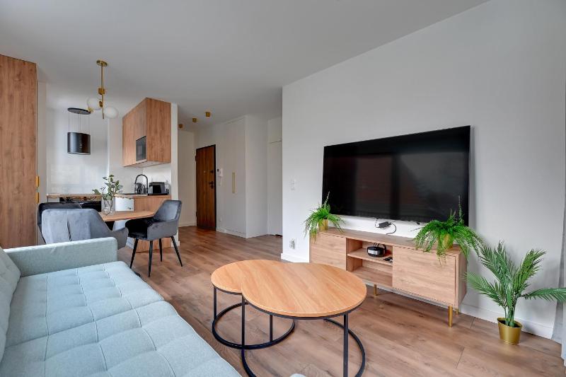 Lion Apartments - Młoda Polska Nowe Apartamenty z parkingiem - image 2
