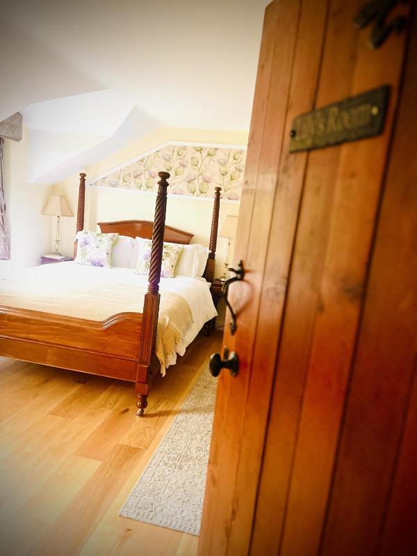 King Room image 1