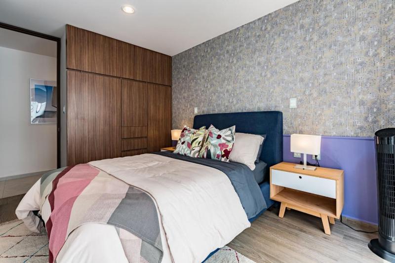 Stylish Polanco Stay Best for Groups w/ Workspace - image 27