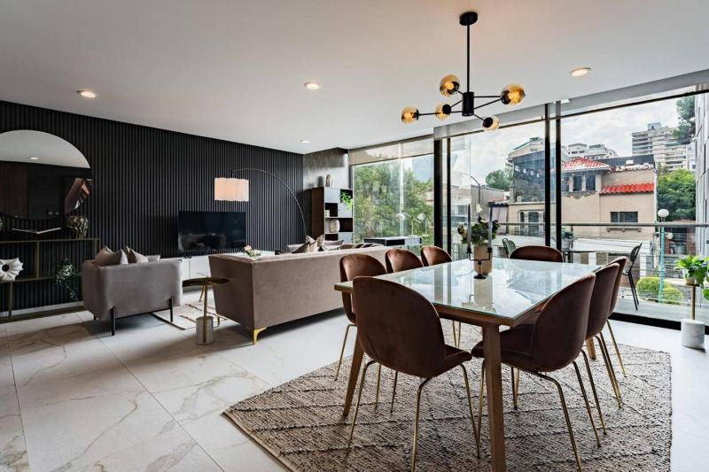 Urban Elegance Apartment with Balcony Views - image 17