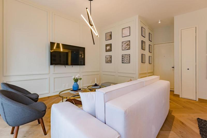 Polanco Gem with Balcony and Office Nook - image 37