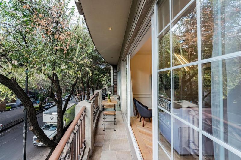 Polanco Gem with Balcony and Office Nook - image 30