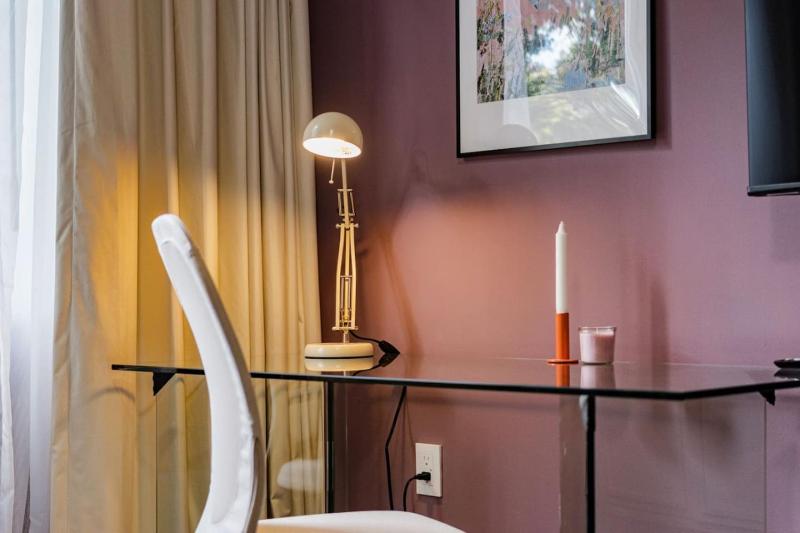 Polanco Gem with Balcony and Office Nook - image 17