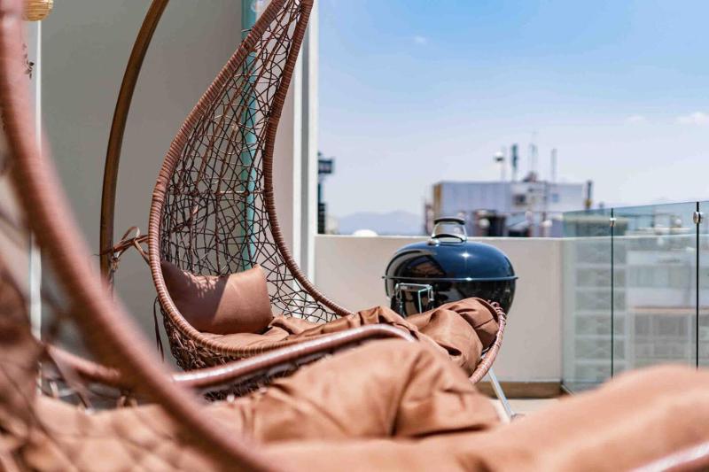 Stylish 3-Level Penthouse with Private Rooftop - image 36
