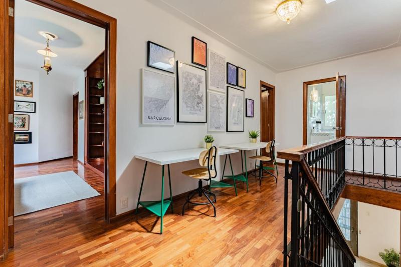 Large Group-Friendly Home with Stunning Rooftop - image 4