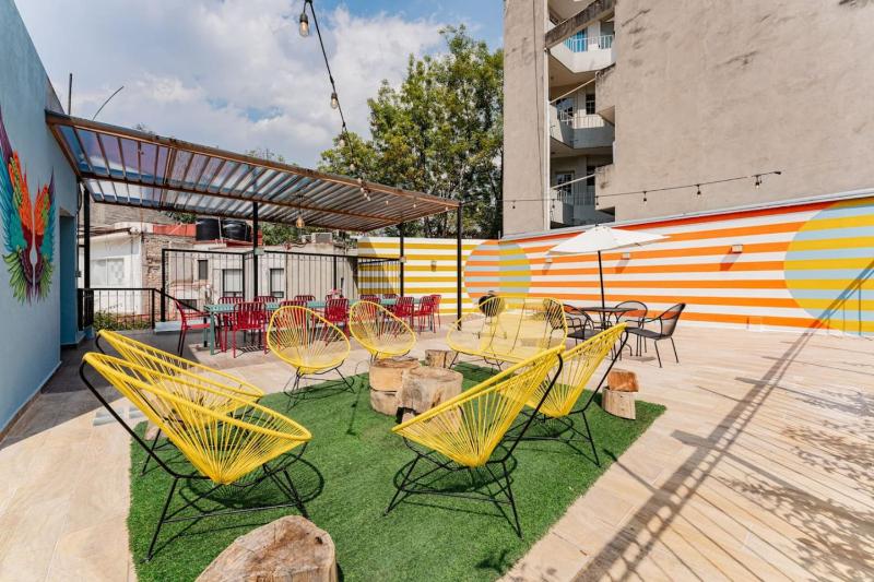 Large Group-Friendly Home with Stunning Rooftop - image 10