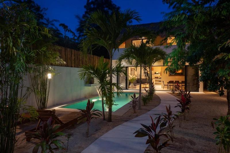 Jungle 3BR Villa Garden & Pool La Veleta - image 12