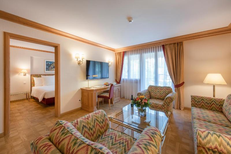Junior Suite with Balcony image 1