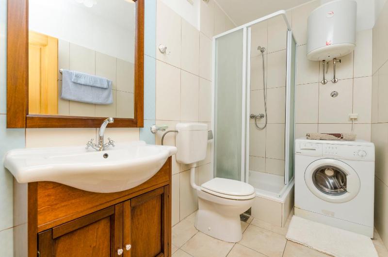 One-Bedroom apartment Standard image 2