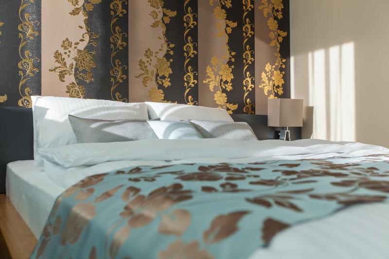 Deluxe Double Room image 4