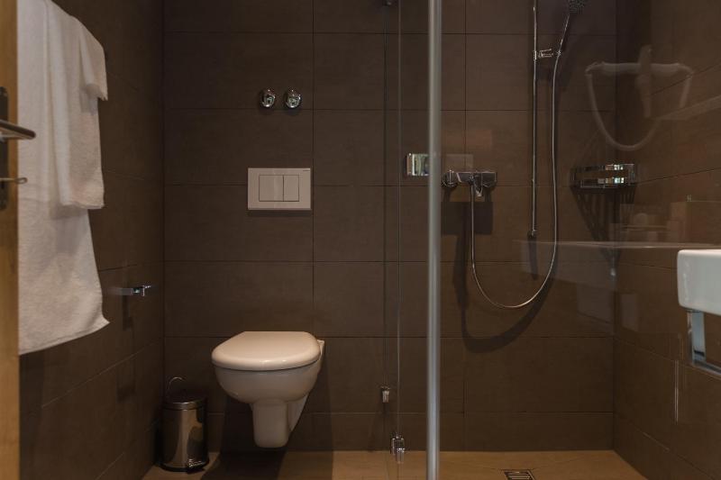 Deluxe Double Room image 3