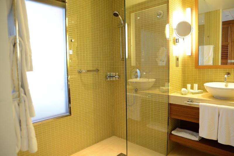 Standard Room - King Bed image 1