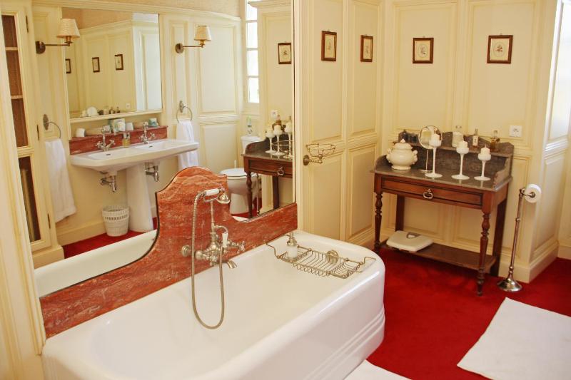 Double Room with Garden View image 2