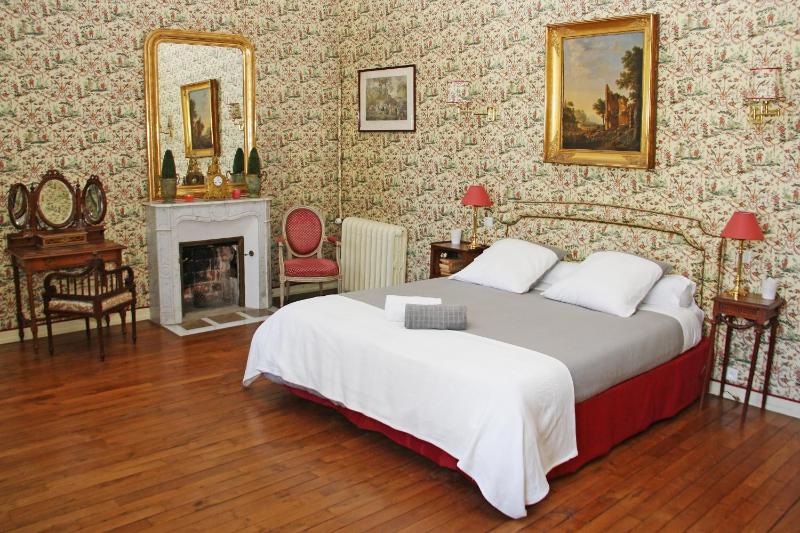 Suite with Pool View image 1