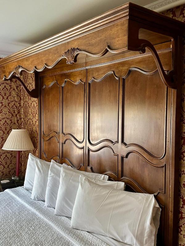 King Room (Scarlet Maple) image 3