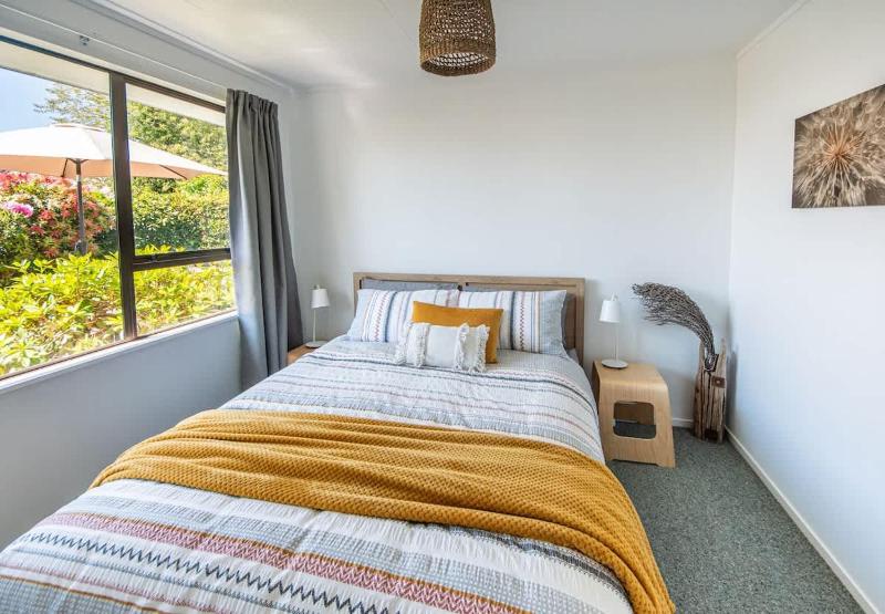 Taupo Gem - Cozy & Private retreat - image 9