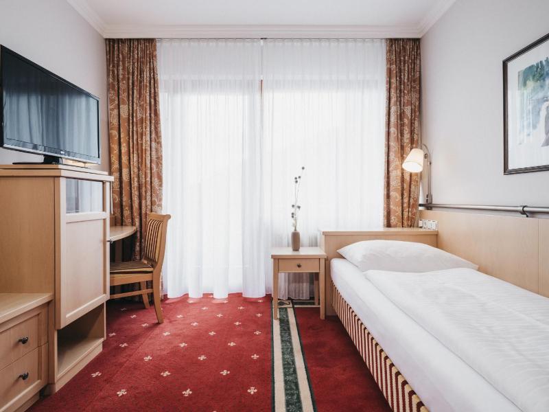 Single Room with Balcony image 4
