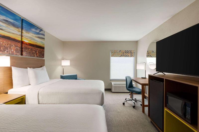 Double Room with Two Double Beds - Non-Smoking image 2