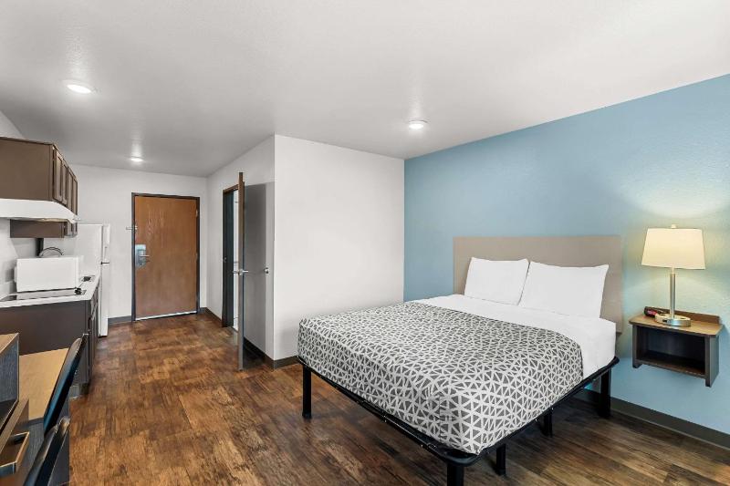 WoodSpring Suites Austin North I-35 - image 10