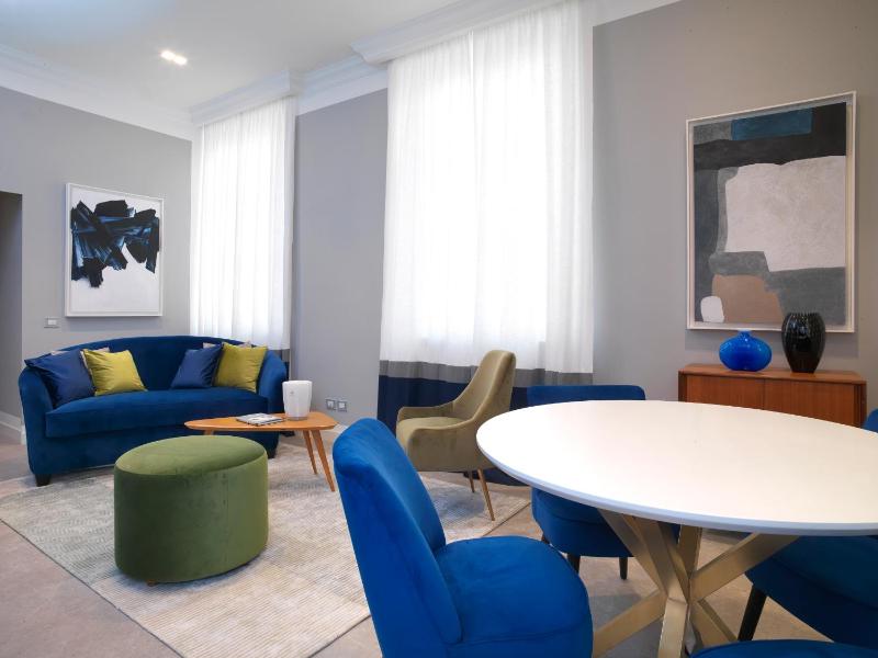 Deluxe Apartment image 3