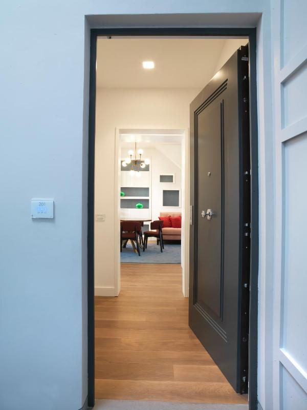 Deluxe Apartment image 2