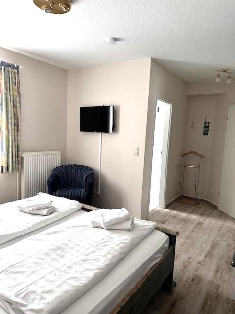 Standard Double Room image 4