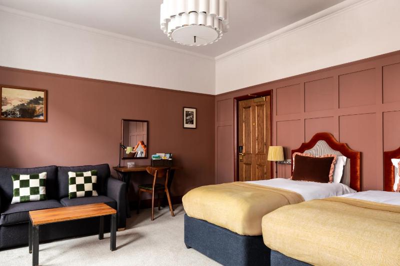 Twin Room image 1